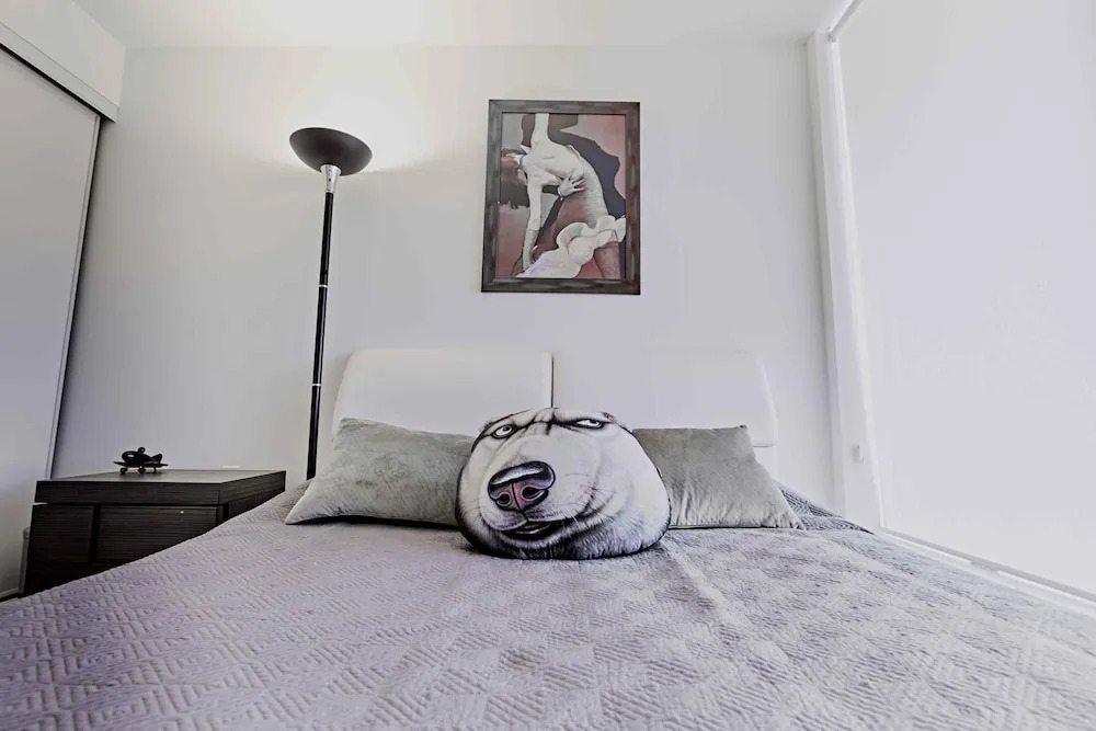Sub-Penthouse 3BDR Corner W CN Tower Lake Views