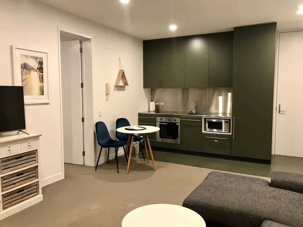 2 Bedroom Penthouse Apartment With City Views