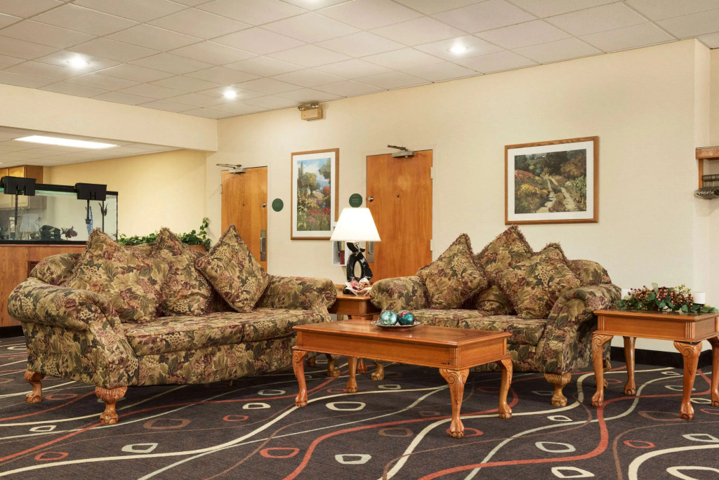 Travelodge by Wyndham Sturgis