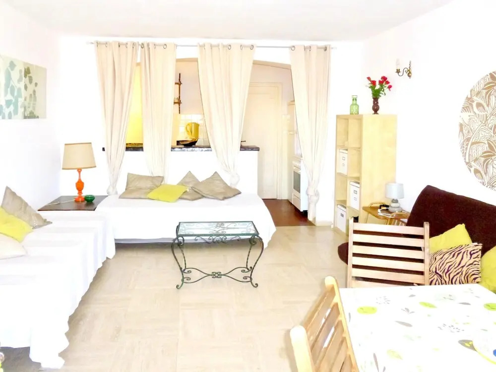 Studio in Sainte-maxime, With Wonderful sea View, Pool Access and Encl
