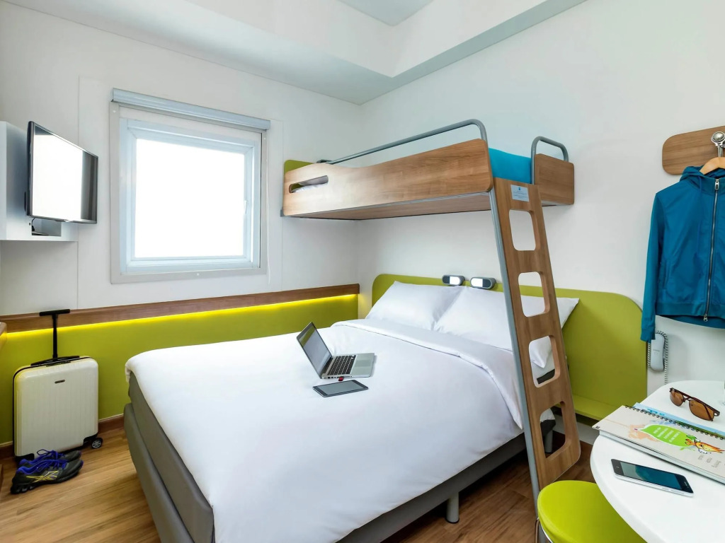 Deka Hotel Surabaya HR Muhammad