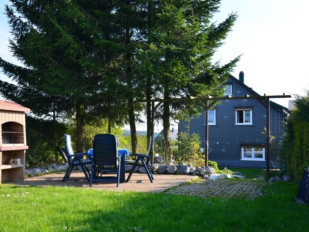 Holiday Home in Neustadt am Rennsteig With Pond