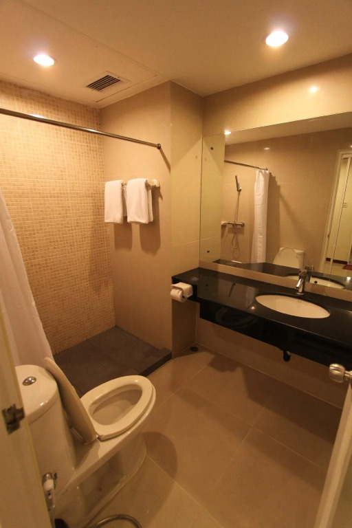 The Royal Bee Apart Hotel
