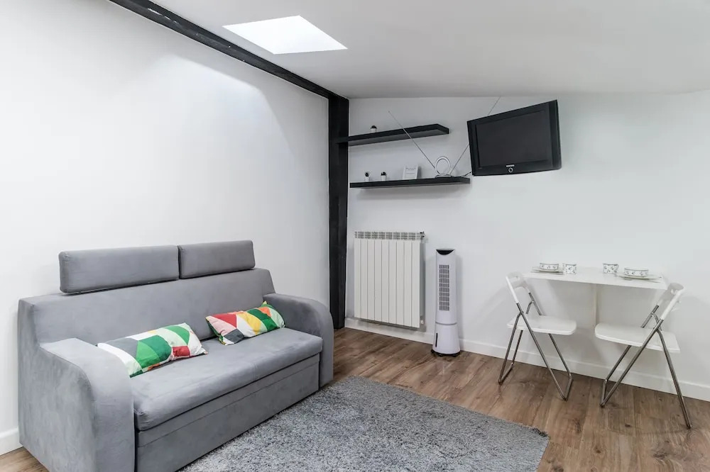 Studio Czerwonego Krzyza 4