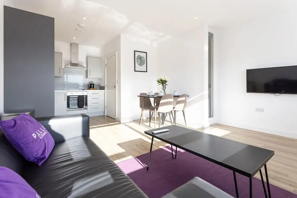 Modern, Stylish 1BR Apartment Nearby AO Arena