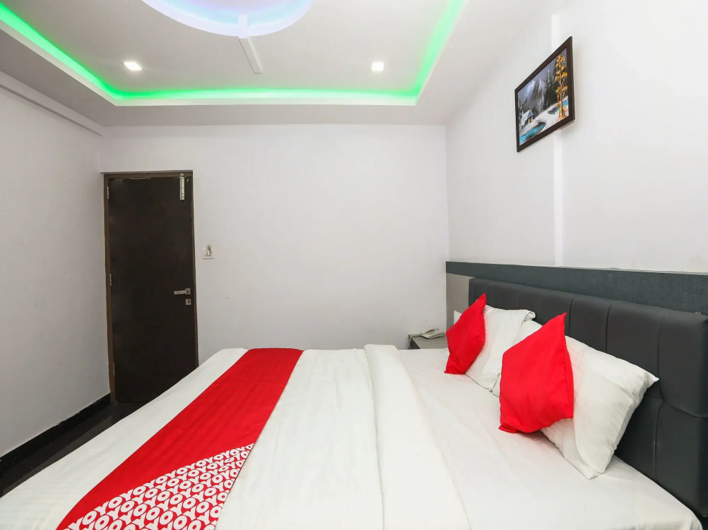 OYO 15802 Sri Durga Hotel Hill View