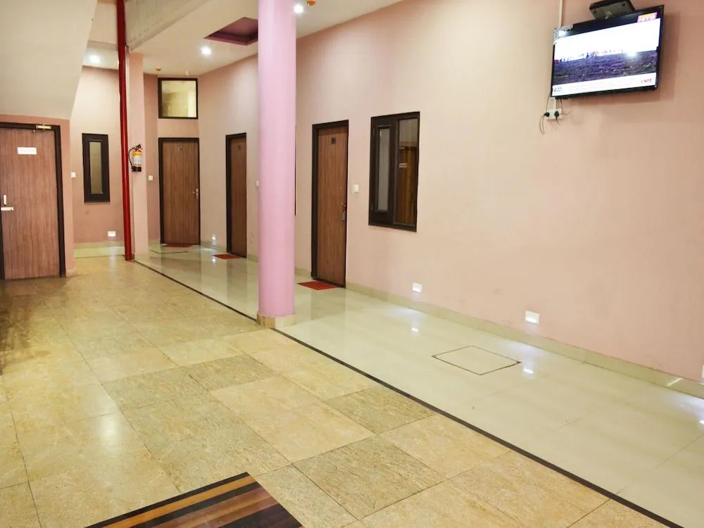 OYO 5809 Empire Inn