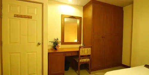Omni Suites Aparts-Hotel