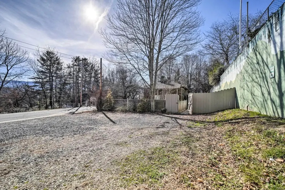 Quaint Home with Porch in Downtown Waynesville!