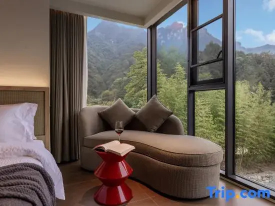 WuYun Designer Boutique Hotel Closest to Tianmen & Fox Fairy Show