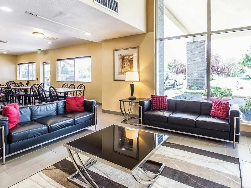 Crystal Inn Hotel & Suites