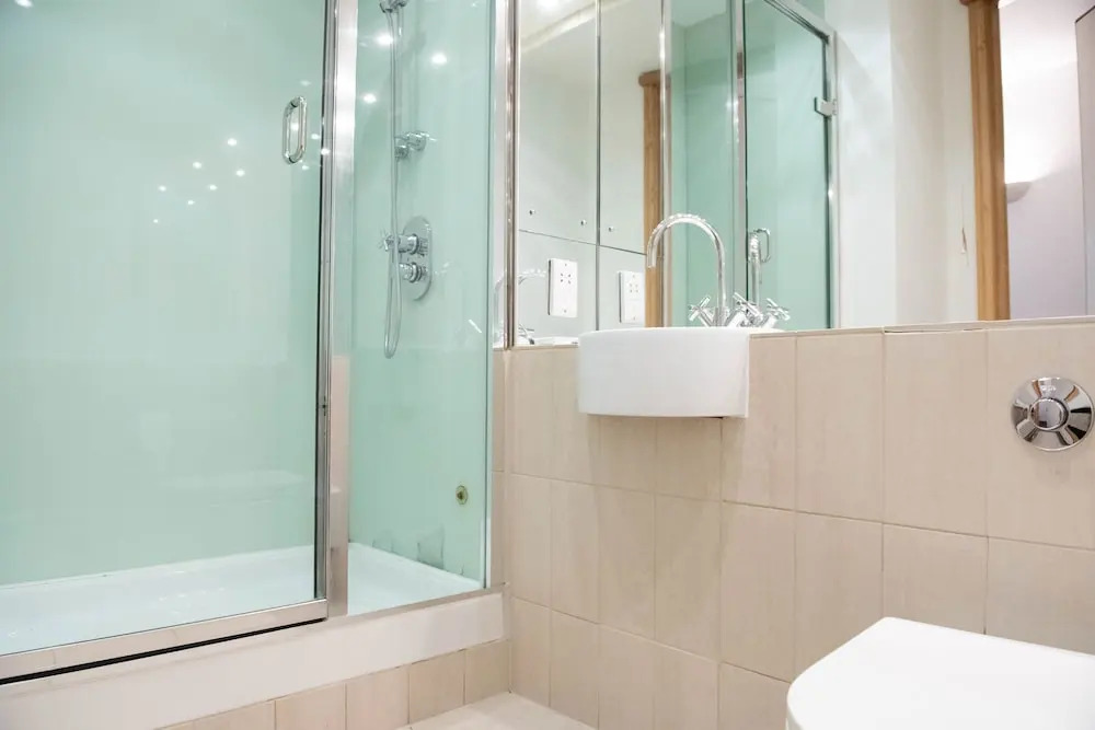 Lovely 2 Bedroom Flat in Excellent Location