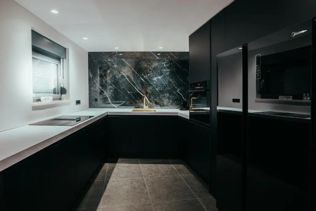 Apartment 1911