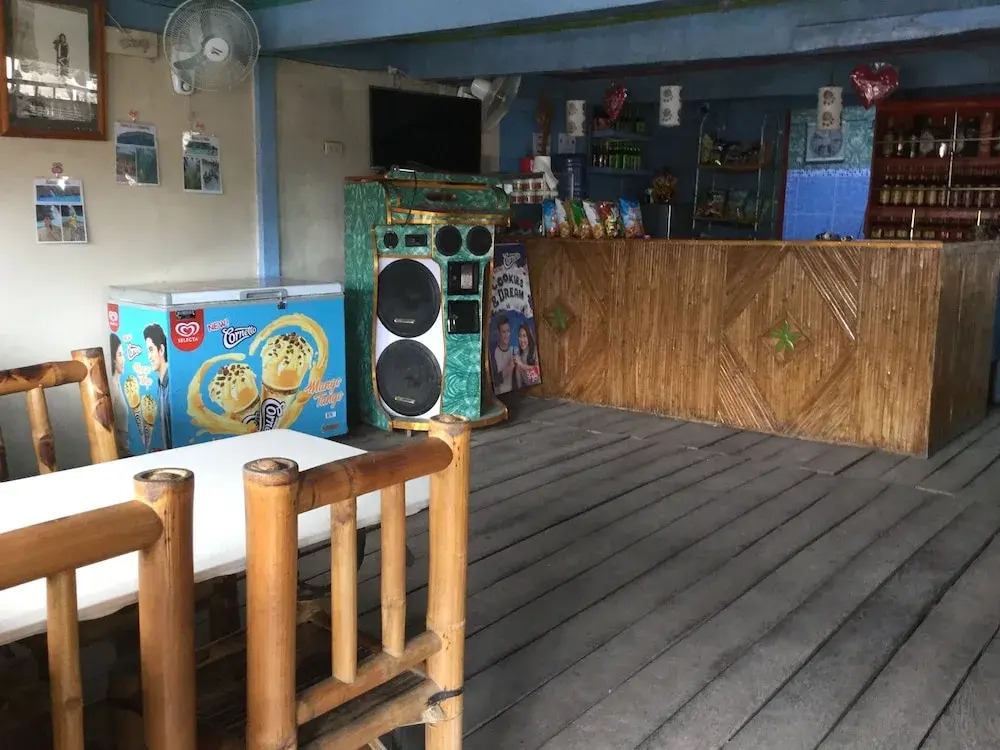 Rjc Hostel And Karaoke Bar