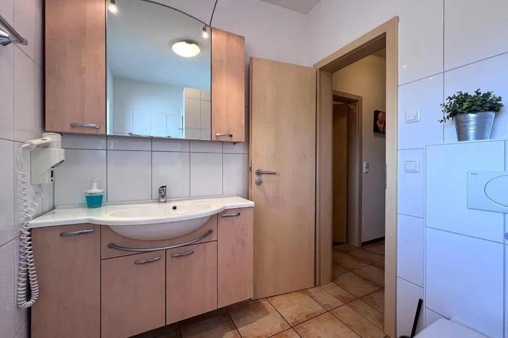 Apartes-Ferienhaus-10-in-der-Ferienanlage-Wohnpark-Weser-in-Doese
