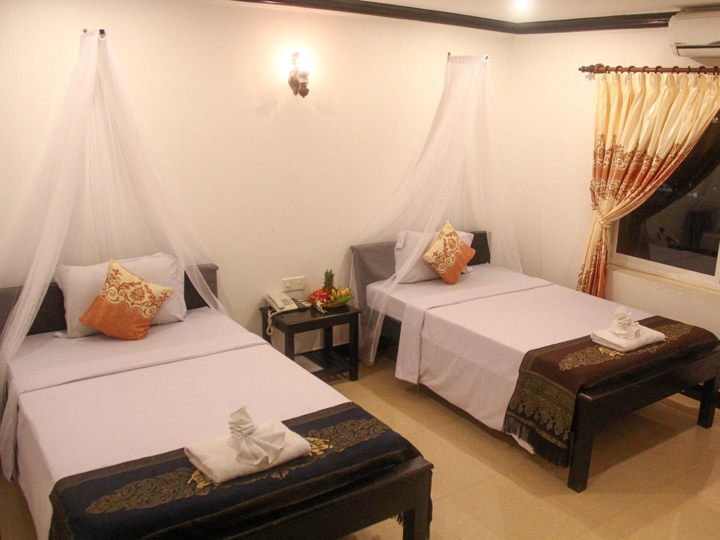 Parent Heritage Angkor Villa