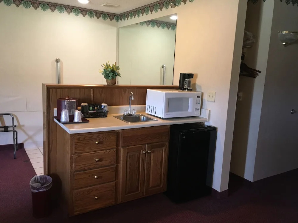 National Heritage Inn and Suites