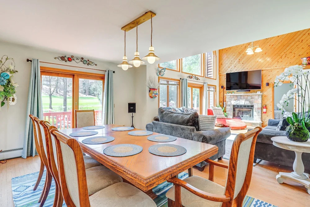 4 Mi to Slopes! Split Rock Resort Home w/ Fire Pit
