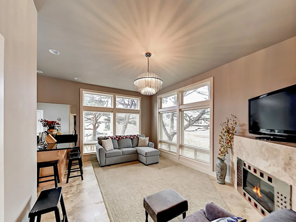 300 South Pacific St Townhouseunits 1 and 2 2 Bedrooms 2.5 Bathrooms T