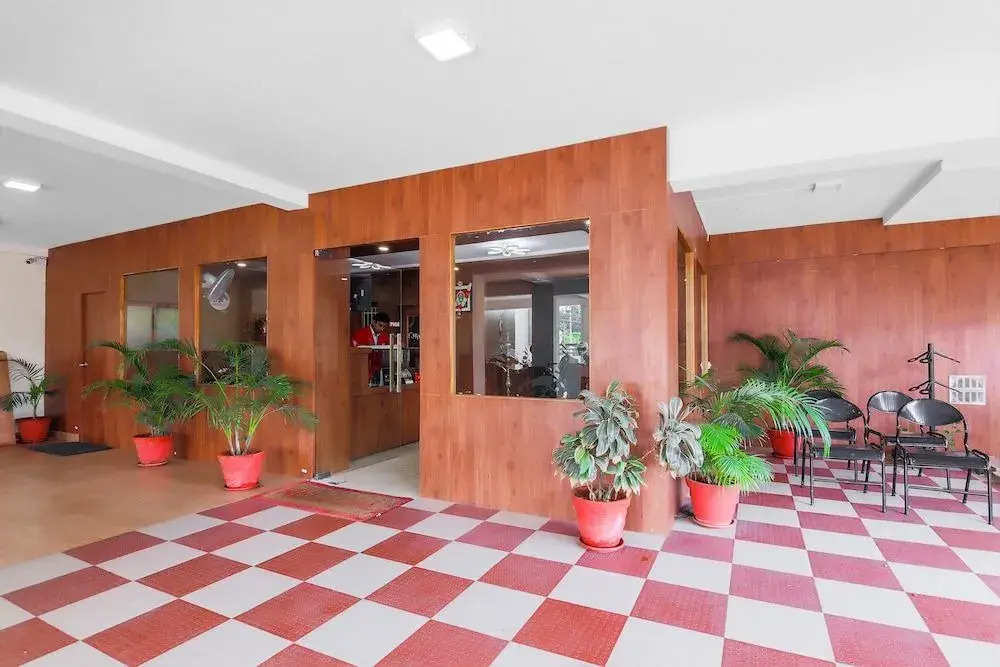 OYO Flagship 22529 Elegance Inn