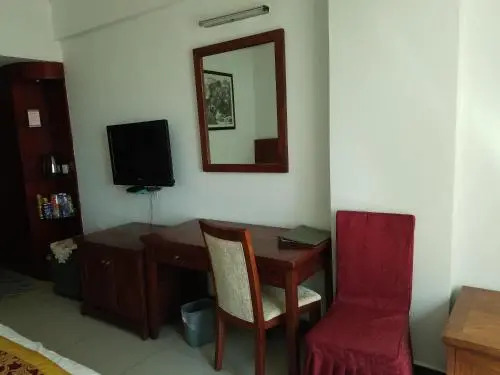 Yuehai Donglai Business Hotel