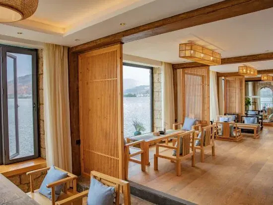 Waterside Beautiful villa