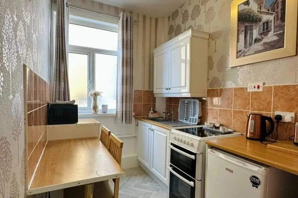 Apartment Sleeps 2- Wifi, Near Beach &pet Friendly