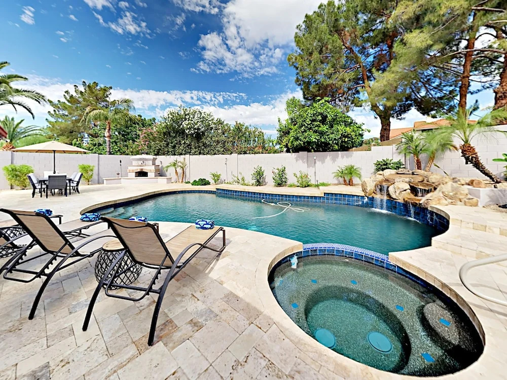 Scottsdale Oasis Home 4 Bedrooms 2.5 Bathrooms Home