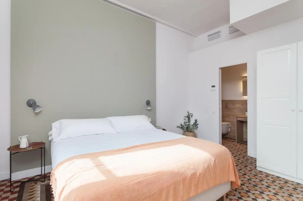 6 Dormitorios En Apartamento Modernista En El Corazon de Barcelona