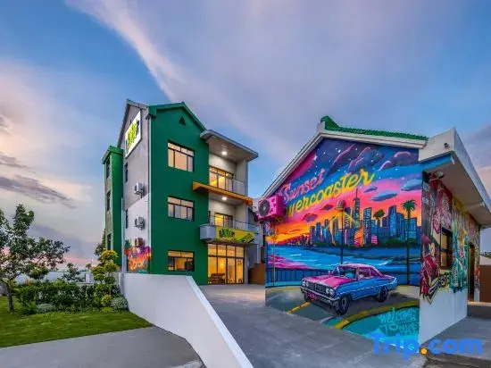BojiaoLv·Designers' Luxury Family Vacation Homestay (Jinshan North Station Branch)