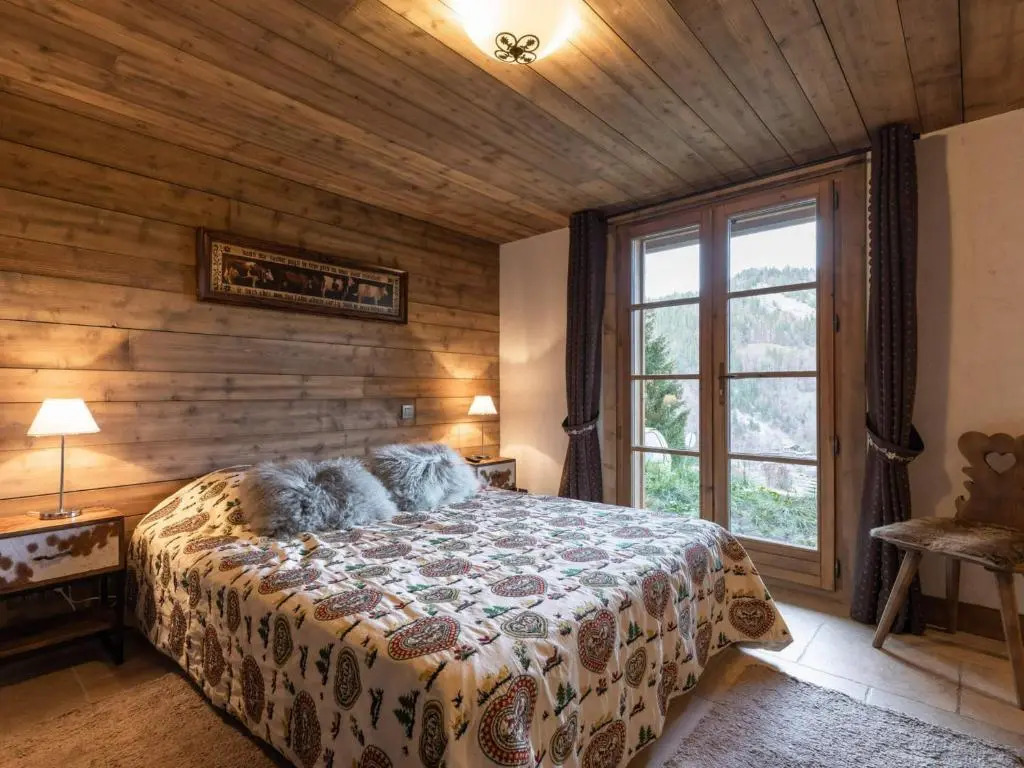 Chalet 5★ à La Clusaz, 8 pers, spa, proche pistes, 4 chambres - FR-1-304-110