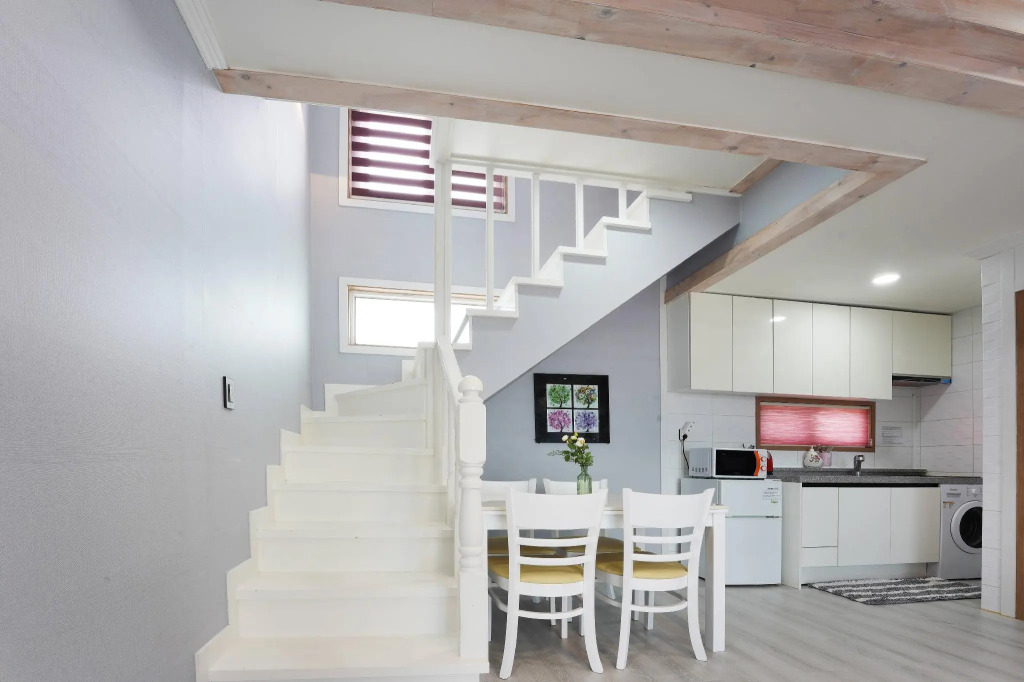 Airport 8Km, Ocean view 203 (Purple Love Room)