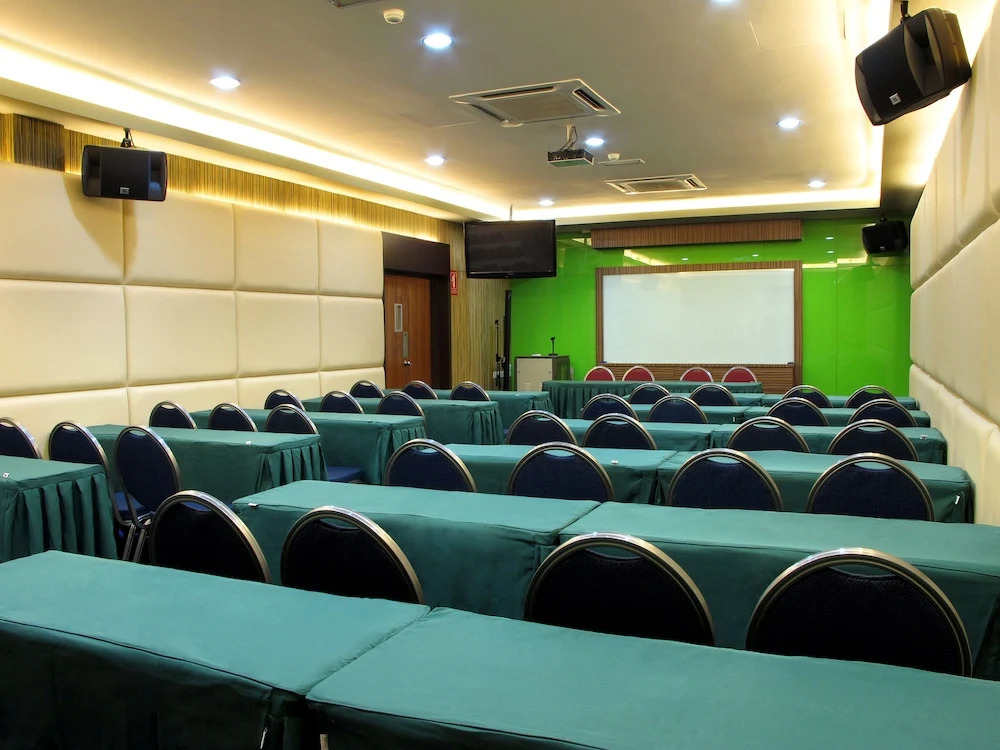 Eight Days Boutique Hotel - Permas Jaya