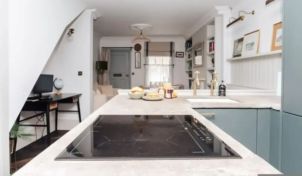 The Emerald - Central Henley 2 Bedroom House - From 145 Per Night