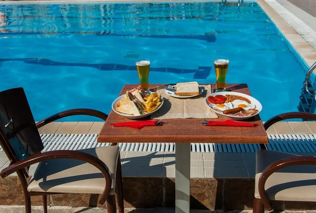 Tsolakis Studios & Apartments