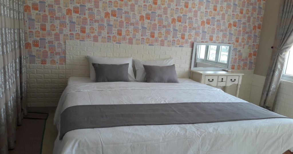 Sandy Hotel & Apartment