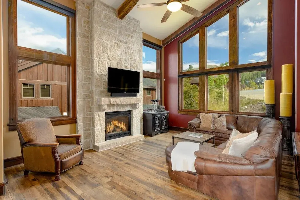 The Timber Lodge 957 7 Bedroom Home by RedAwning