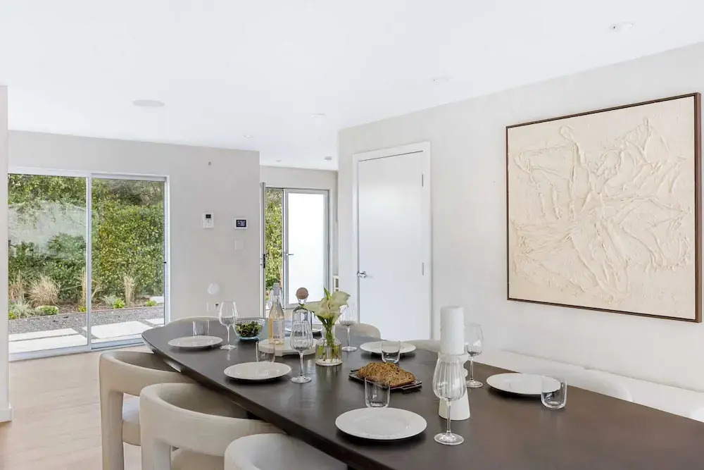 Luxury Hollywood Hills Home With Pool, Outdoor Dining & Iconic Views Skyline Chalet