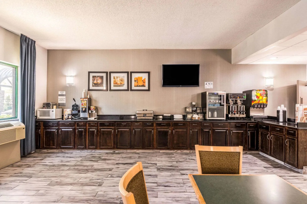 Lake Norman Inn and Suites