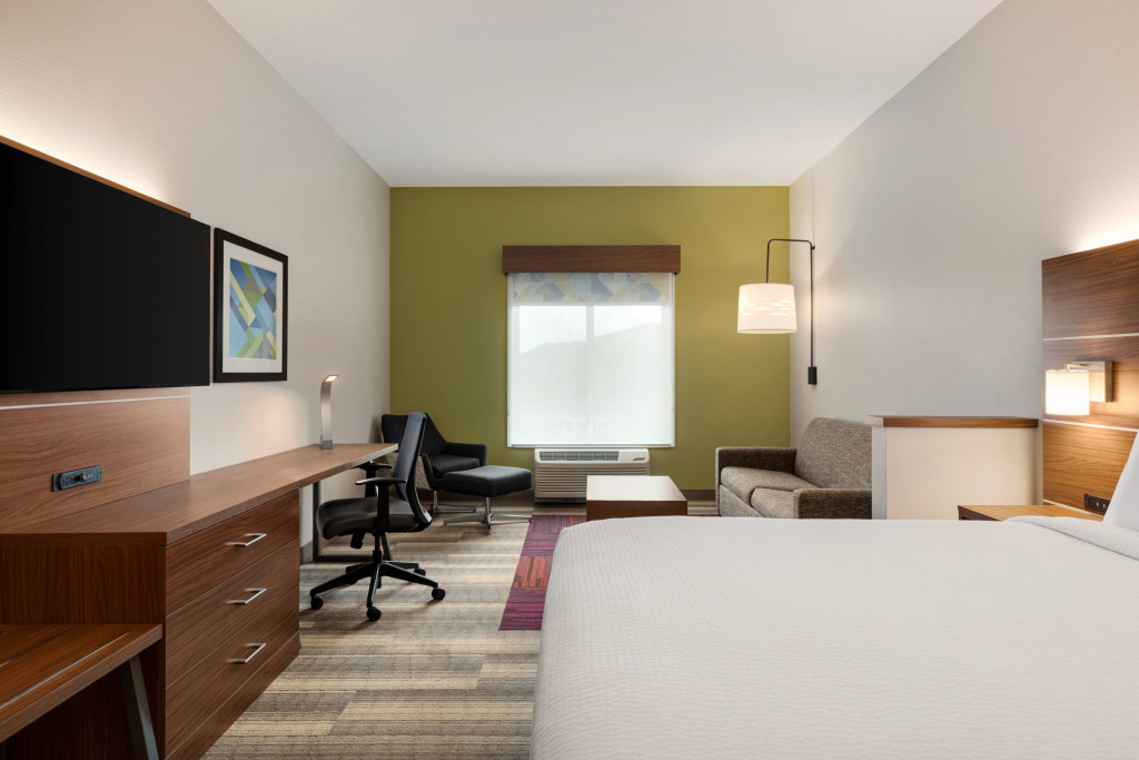 Holiday Inn Express & Suites - Dalton - Walnut Ave by IHG