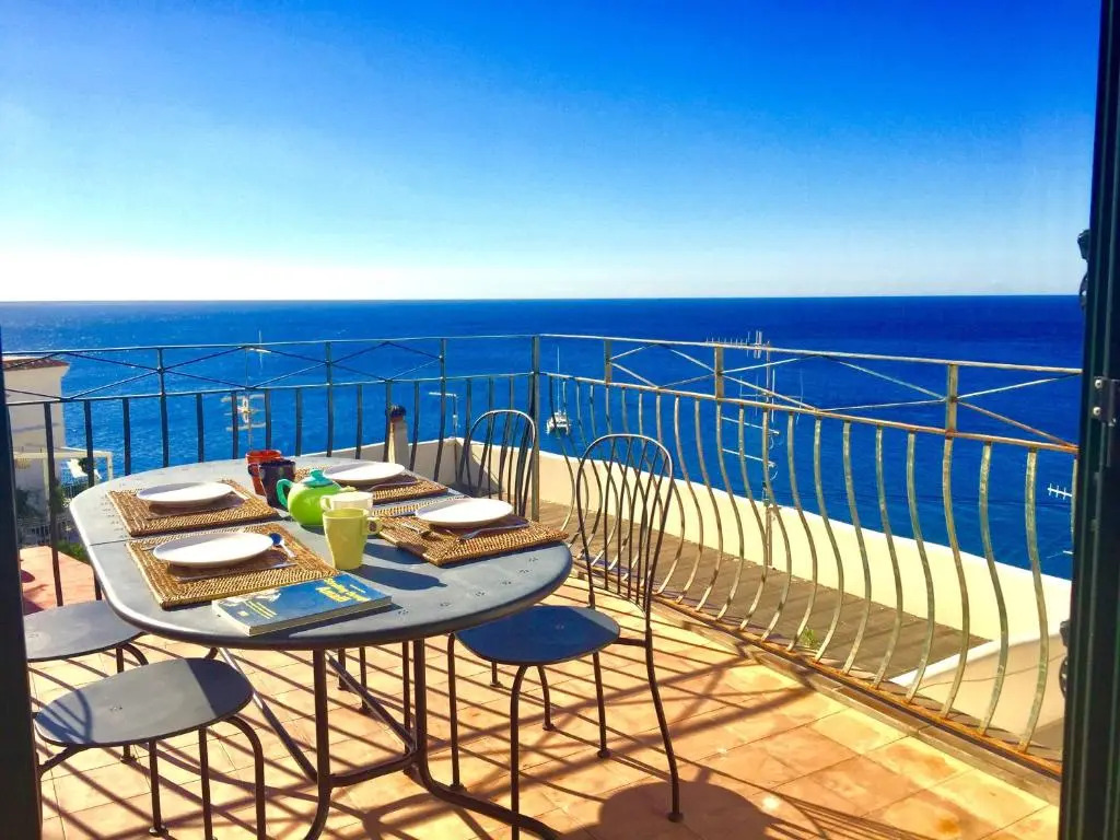 Rooftop flat in Amalfi Central "Panoramic view, Near the beach,Terrace "