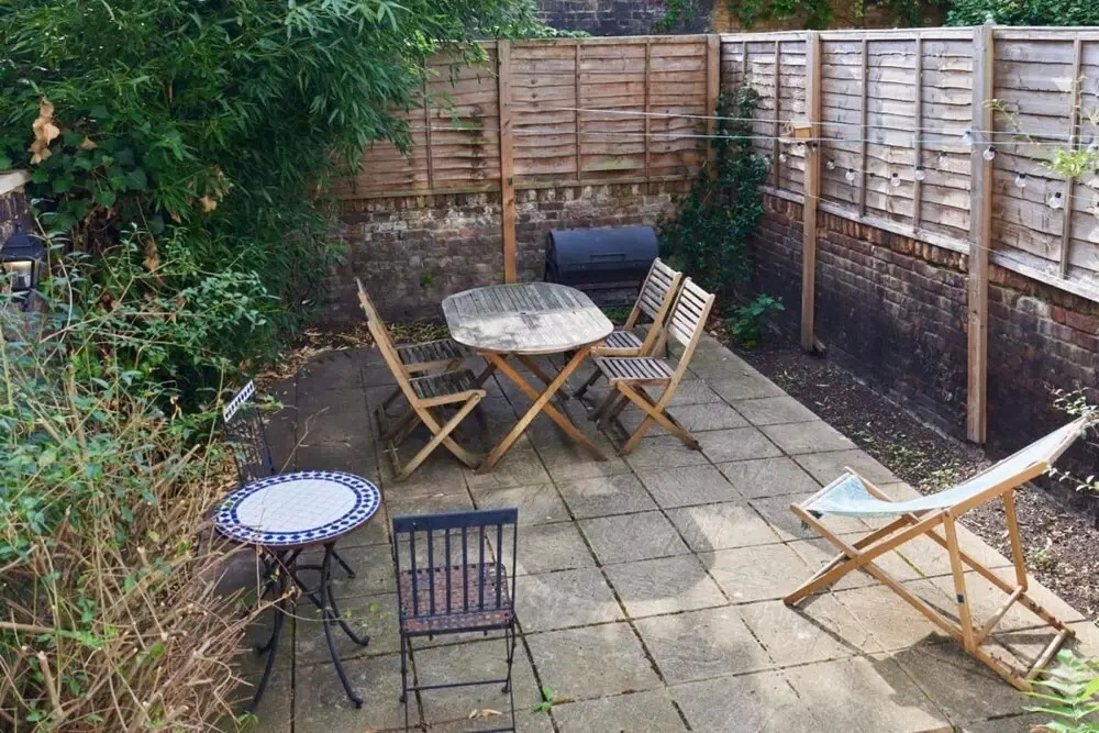 The Myddelton Square Garden Den - Tempting 2bdr Flat With Garden