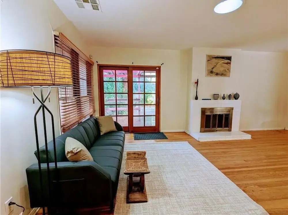 Convinient Location in Los Angeles
