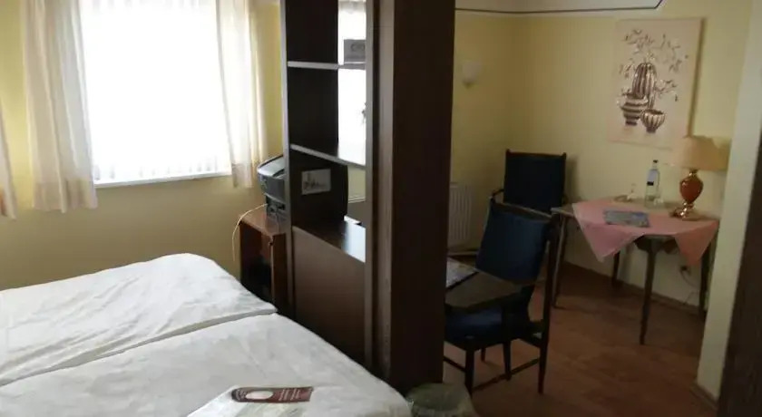 Mingers Hotel