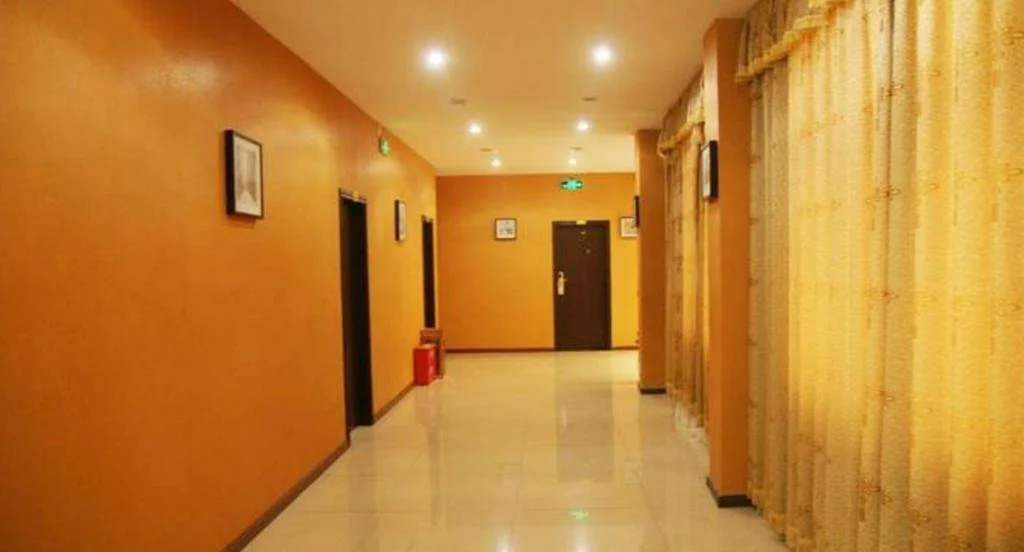 Linzhi Yujiangnan Hotel