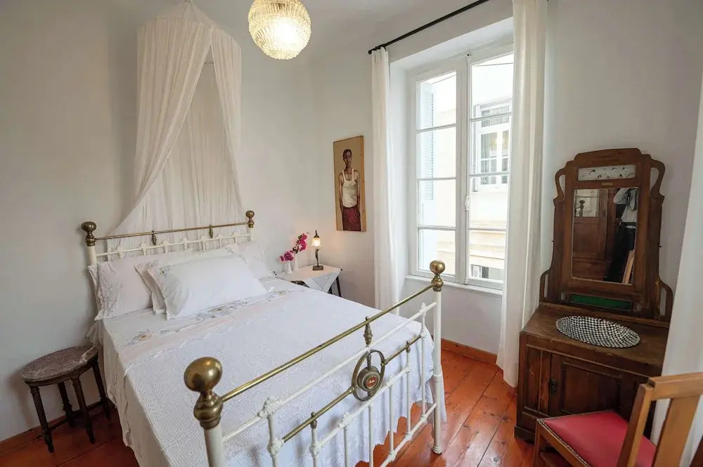 Akanthos Poros Chic Seaside Retreat Built in 1904