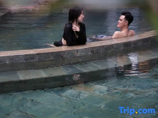 Xishuangbanna Peacock Valley Hot Spring VILLA Resort