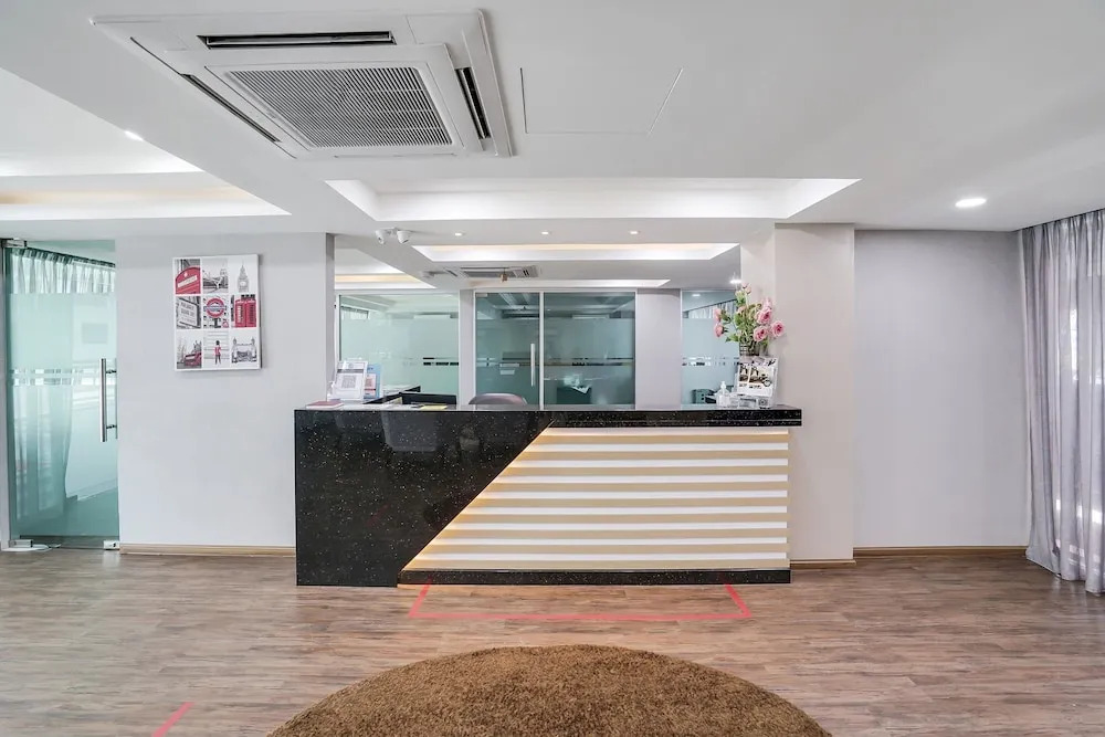 Capital O 90490 Zaques Hotel