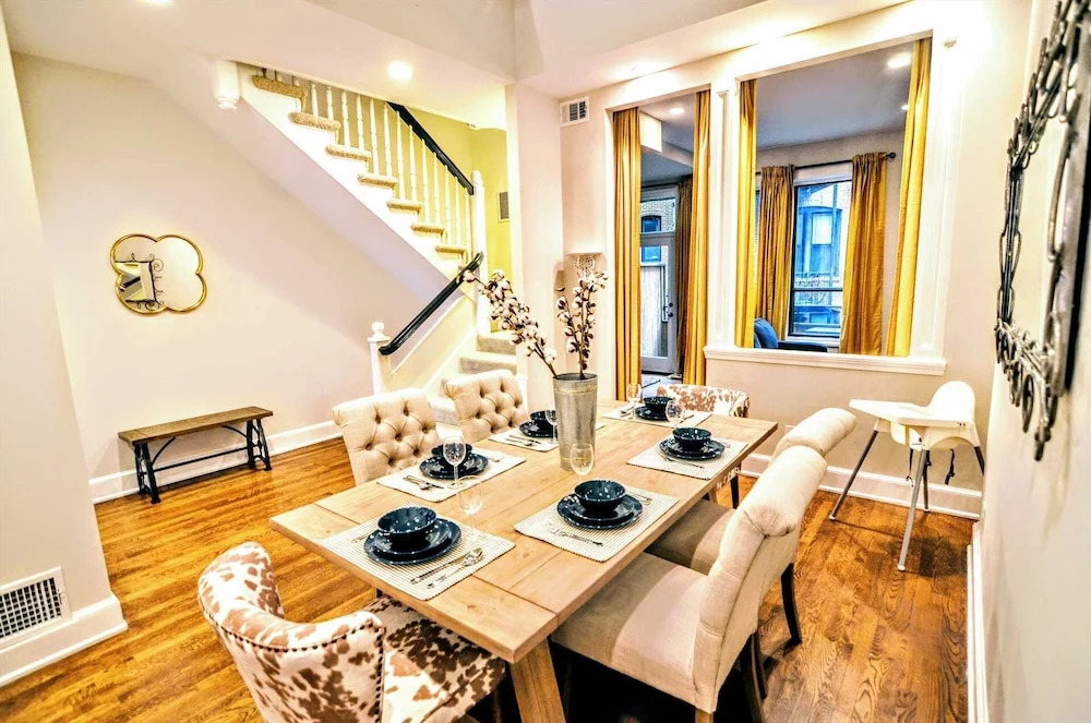 Massive Foggy Bottom Townhouse #1084 3 Bedrooms 2.5 Bathrooms Apts