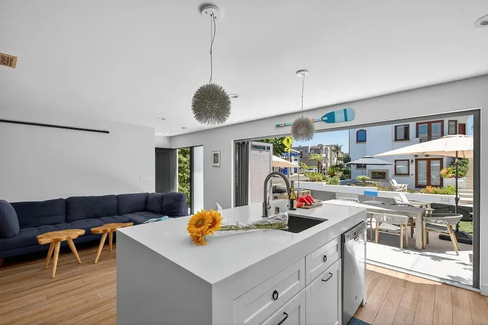 Your Coastal Getaway in Manhattan Beach Awaits